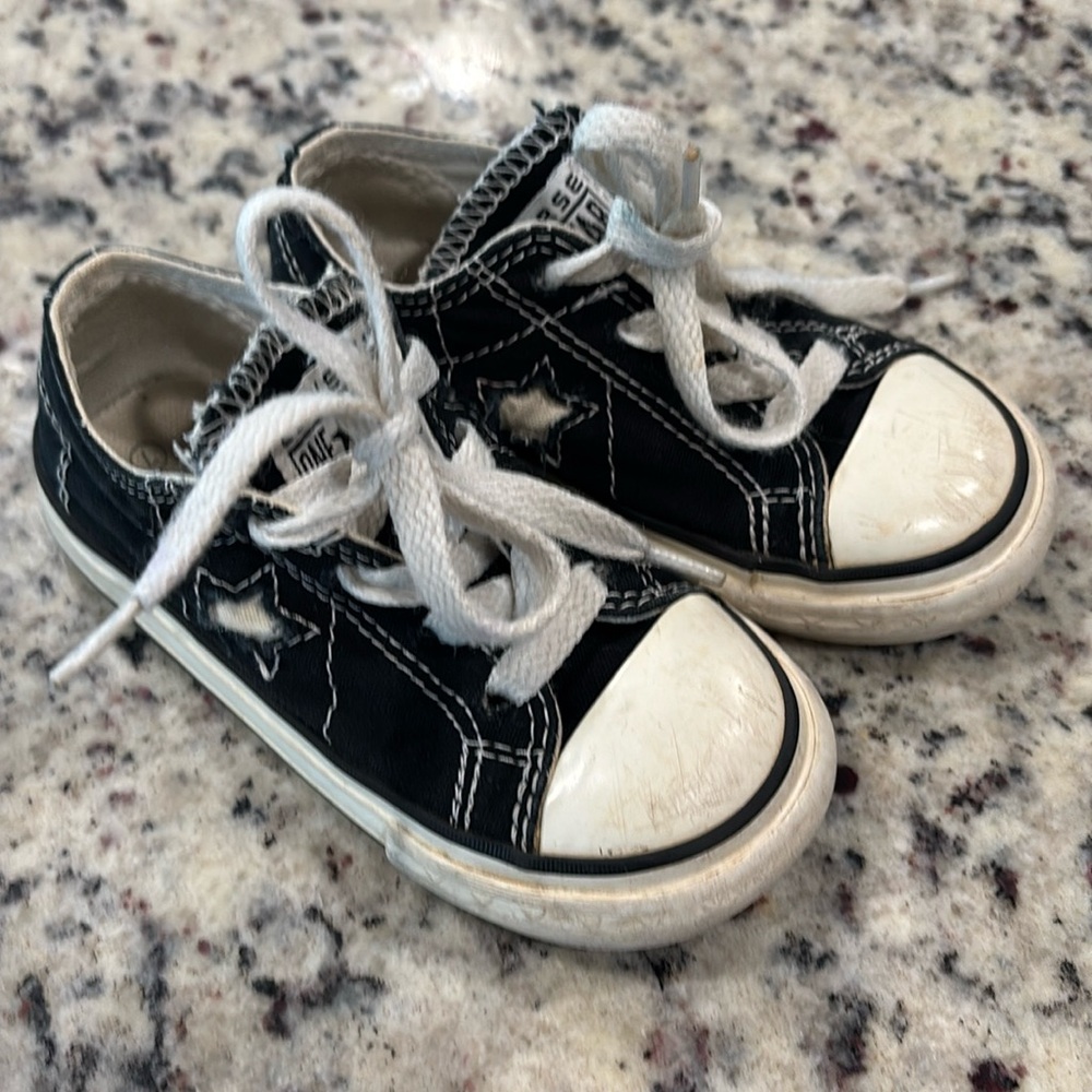 ☀️7T converse one star shoe
